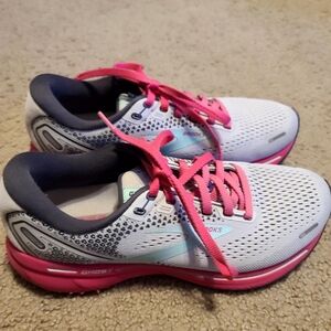 Wms 7.5, Books Ghost 14 Gray And Pink Shoes